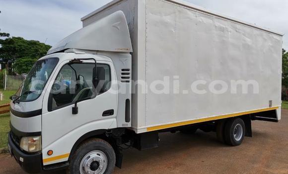 Buy Used Hino 300 Series White Truck in Chipata in Zambia Buy Used Hino 300 Series White Truck in Chipata in Zambia