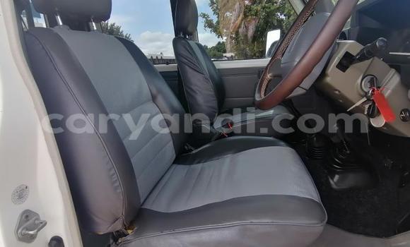 Acheter Occasion Voiture Toyota Land Cruiser Blanc à Lusaka, Zambie Acheter Occasion Voiture Toyota Land Cruiser Blanc à Lusaka, Zambie