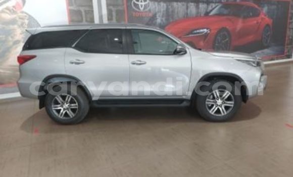 Acheter Occasion Voiture Toyota Fortuner Gris à Lusaka, Zambie Acheter Occasion Voiture Toyota Fortuner Gris à Lusaka, Zambie