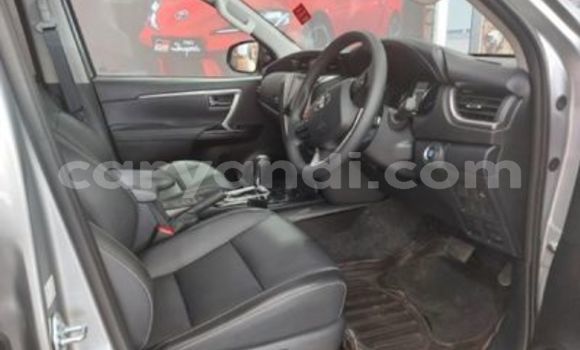 Acheter Occasion Voiture Toyota Fortuner Gris à Lusaka, Zambie Acheter Occasion Voiture Toyota Fortuner Gris à Lusaka, Zambie