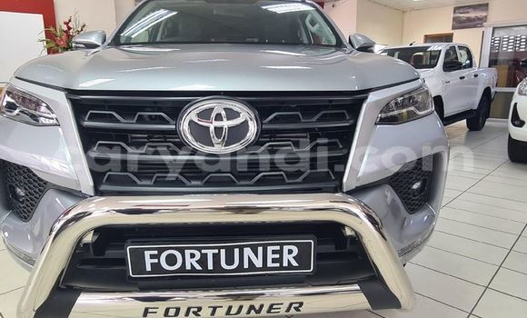 Acheter Occasion Voiture Toyota Fortuner Gris à Zambèze, Nord-Ouest