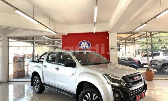 Buy Used Isuzu D–MAX Silver Car in Kitwe in Zambia Buy Used Isuzu D–MAX Silver Car in Kitwe in Zambia