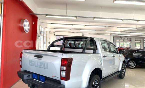 Buy Used Isuzu D–MAX Silver Car in Kitwe in Zambia Buy Used Isuzu D–MAX Silver Car in Kitwe in Zambia