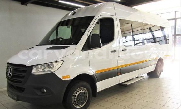 Buy Used Mercedes‒Benz 190 White Car in Zambezi in North-Western Buy Used Mercedes‒Benz 190 White Car in Zambezi in North-Western