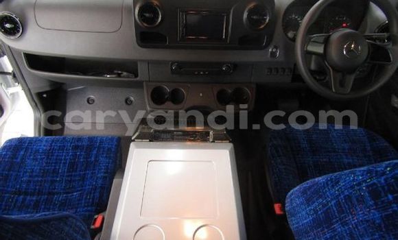 Buy Used Mercedes‒Benz 190 White Car in Zambezi in North-Western Buy Used Mercedes‒Benz 190 White Car in Zambezi in North-Western
