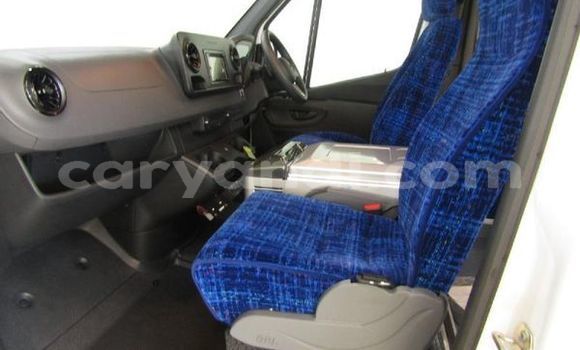 Buy Used Mercedes‒Benz 190 White Car in Zambezi in North-Western Buy Used Mercedes‒Benz 190 White Car in Zambezi in North-Western