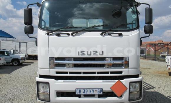 Acheter Occasion Utilitaire Isuzu FTR 850 Blanc à Chingola, Zambie