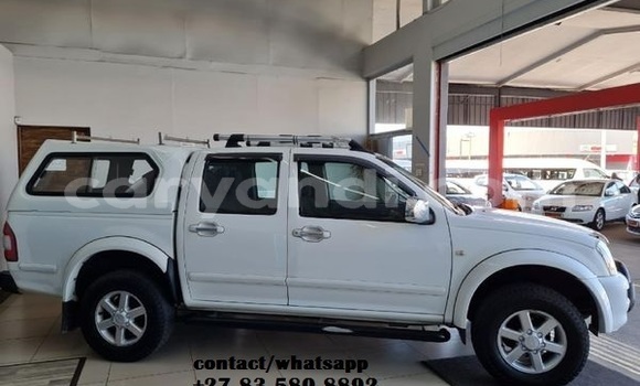 Acheter Occasion Voiture Isuzu KB Blanc à Zambèze, Nord-Ouest Acheter Occasion Voiture Isuzu KB Blanc à Zambèze, Nord-Ouest