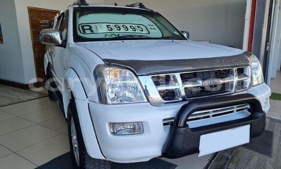 Acheter Occasion Voiture Isuzu KB Blanc à Zambèze, Nord-Ouest Acheter Occasion Voiture Isuzu KB Blanc à Zambèze, Nord-Ouest