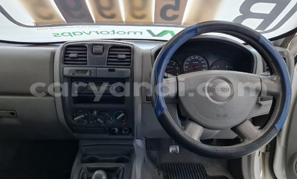 Acheter Occasion Voiture Isuzu KB Blanc à Zambèze, Nord-Ouest Acheter Occasion Voiture Isuzu KB Blanc à Zambèze, Nord-Ouest