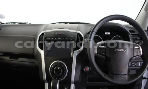 Buy Used Isuzu D–MAX White Car in Zambezi in North-Western Buy Used Isuzu D–MAX White Car in Zambezi in North-Western