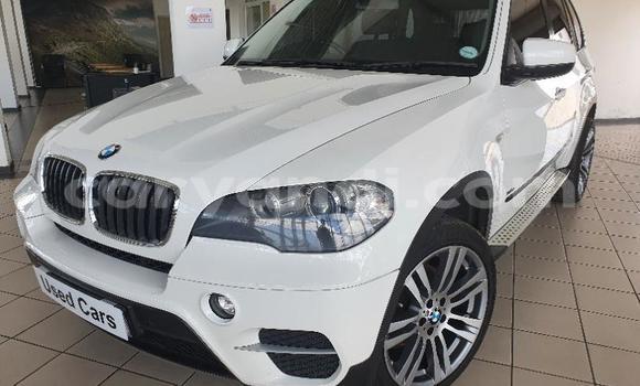 Nunua Ilio tumika BMW X5 Nyeupe Gari ndani ya Chililabombwe nchini Copperbelt Nunua Ilio tumika BMW X5 Nyeupe Gari ndani ya Chililabombwe nchini Copperbelt