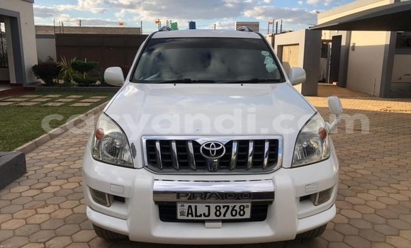 Acheter Occasion Voiture Toyota Prado Blanc à Lusaka, Zambie Acheter Occasion Voiture Toyota Prado Blanc à Lusaka, Zambie