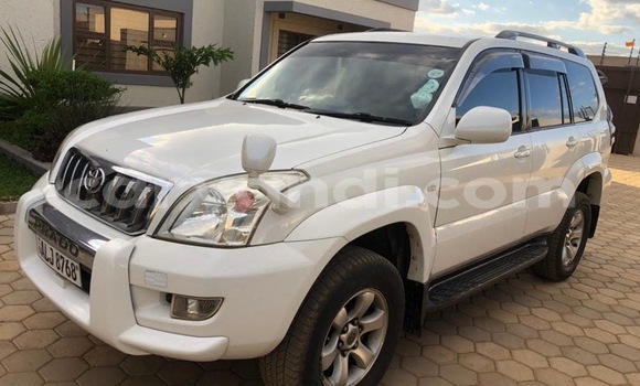 Acheter Occasion Voiture Toyota Prado Blanc à Lusaka, Zambie Acheter Occasion Voiture Toyota Prado Blanc à Lusaka, Zambie