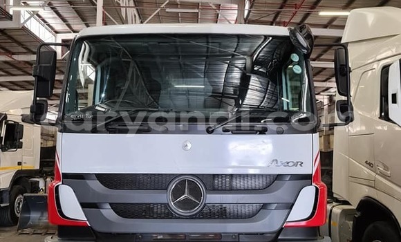 Buy Used Mercedes–Benz Truck White Truck in Livingstone in Zambia Buy Used Mercedes–Benz Truck White Truck in Livingstone in Zambia