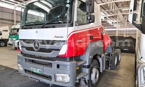Buy Used Mercedes–Benz Truck White Truck in Livingstone in Zambia Buy Used Mercedes–Benz Truck White Truck in Livingstone in Zambia