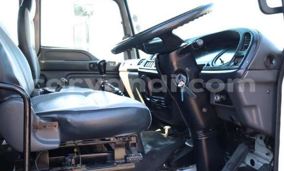 Acheter Occasion Utilitaire Isuzu FTR 850 Blanc à Lusaka, Zambie Acheter Occasion Utilitaire Isuzu FTR 850 Blanc à Lusaka, Zambie