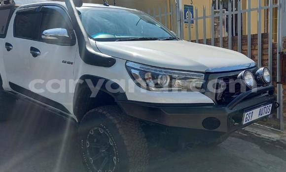 Acheter Occasion Voiture Toyota Hilux Blanc à Chingola, Zambie