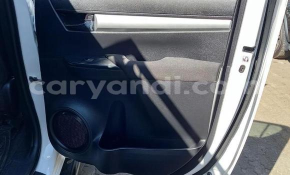 Acheter Occasion Voiture Toyota Hilux Blanc à Chingola, Zambie Acheter Occasion Voiture Toyota Hilux Blanc à Chingola, Zambie