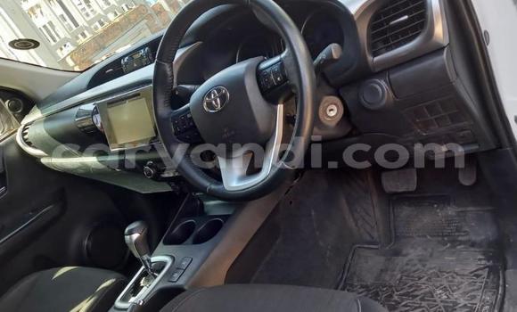 Acheter Occasion Voiture Toyota Hilux Blanc à Chingola, Zambie Acheter Occasion Voiture Toyota Hilux Blanc à Chingola, Zambie