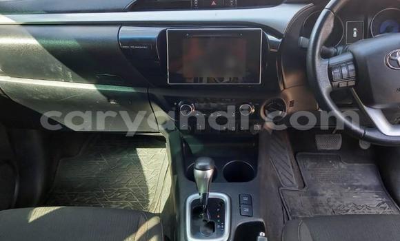 Acheter Occasion Voiture Toyota Hilux Blanc à Chingola, Zambie Acheter Occasion Voiture Toyota Hilux Blanc à Chingola, Zambie