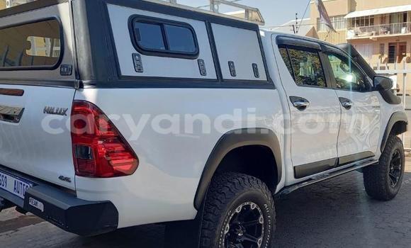 Acheter Occasion Voiture Toyota Hilux Blanc à Chingola, Zambie Acheter Occasion Voiture Toyota Hilux Blanc à Chingola, Zambie