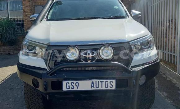 Acheter Occasion Voiture Toyota Hilux Blanc à Chingola, Zambie Acheter Occasion Voiture Toyota Hilux Blanc à Chingola, Zambie