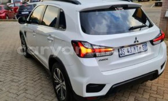 Acheter Occasion Voiture Mitsubishi ASX Blanc à Kitwe, Zambie Acheter Occasion Voiture Mitsubishi ASX Blanc à Kitwe, Zambie