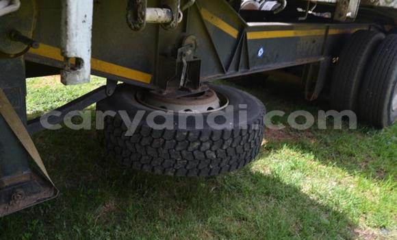 Acheter Occasion Utilitaire Volvo FL Blanc à Livingstone, Zambie Acheter Occasion Utilitaire Volvo FL Blanc à Livingstone, Zambie