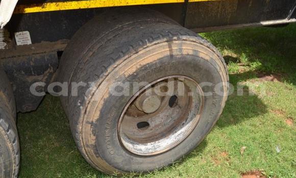 Acheter Occasion Utilitaire Volvo FL Blanc à Livingstone, Zambie Acheter Occasion Utilitaire Volvo FL Blanc à Livingstone, Zambie