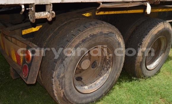 Acheter Occasion Utilitaire Volvo FL Blanc à Livingstone, Zambie Acheter Occasion Utilitaire Volvo FL Blanc à Livingstone, Zambie