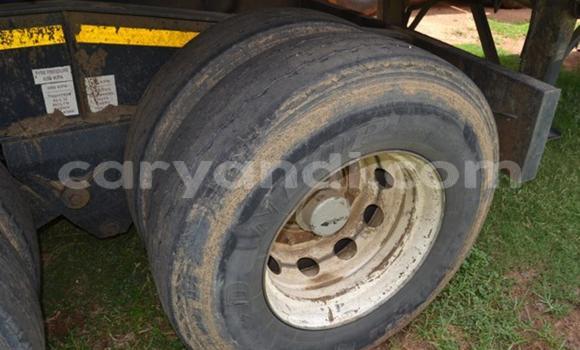 Acheter Occasion Utilitaire Volvo FL Blanc à Livingstone, Zambie Acheter Occasion Utilitaire Volvo FL Blanc à Livingstone, Zambie