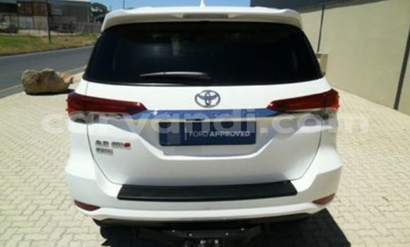 Acheter Occasion Voiture Toyota Fortuner Blanc à Chingola, Zambie Acheter Occasion Voiture Toyota Fortuner Blanc à Chingola, Zambie