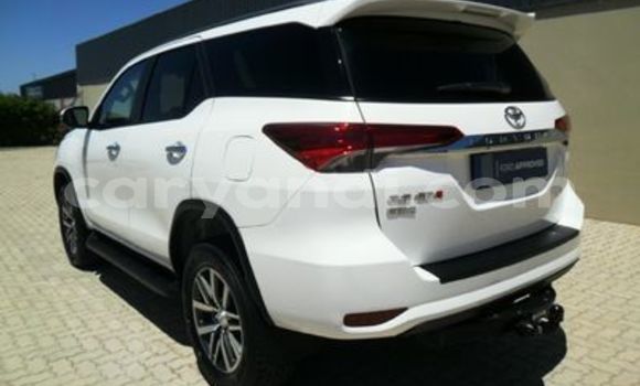 Acheter Occasion Voiture Toyota Fortuner Blanc à Chingola, Zambie Acheter Occasion Voiture Toyota Fortuner Blanc à Chingola, Zambie