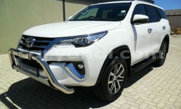 Acheter Occasion Voiture Toyota Fortuner Blanc à Chingola, Zambie Acheter Occasion Voiture Toyota Fortuner Blanc à Chingola, Zambie
