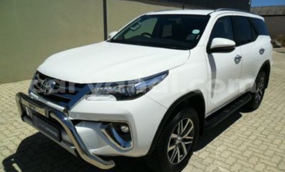 Acheter Occasion Voiture Toyota Fortuner Blanc à Chingola, Zambie Acheter Occasion Voiture Toyota Fortuner Blanc à Chingola, Zambie