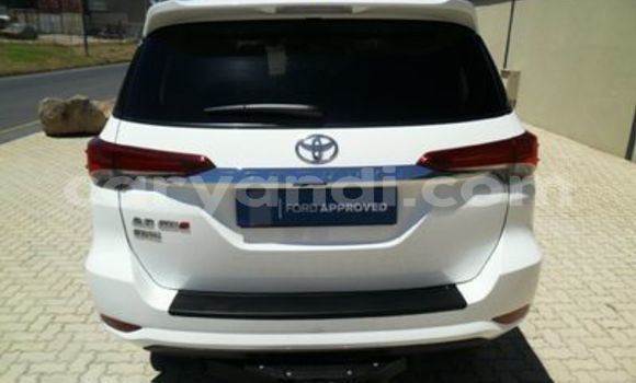 Acheter Occasion Voiture Toyota Fortuner Blanc à Chingola, Zambie Acheter Occasion Voiture Toyota Fortuner Blanc à Chingola, Zambie