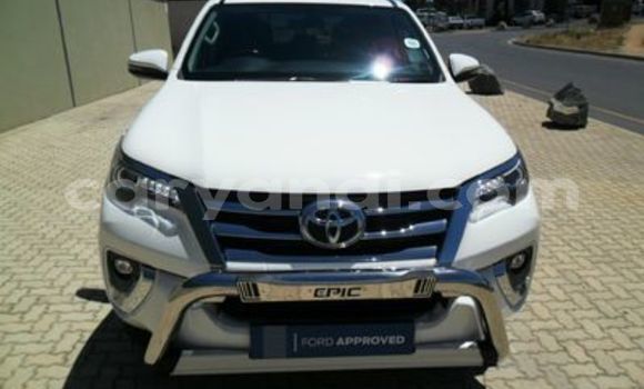 Acheter Occasion Voiture Toyota Fortuner Blanc à Chingola, Zambie Acheter Occasion Voiture Toyota Fortuner Blanc à Chingola, Zambie