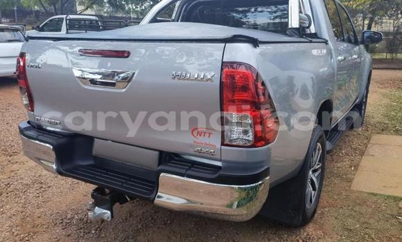 Acheter Occasion Voiture Toyota Hilux Gris à Kabwe, Zambie Acheter Occasion Voiture Toyota Hilux Gris à Kabwe, Zambie