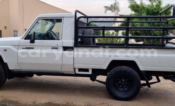 Buy Used Toyota Land Cruiser White Car in Lusaka in Zambia Buy Used Toyota Land Cruiser White Car in Lusaka in Zambia