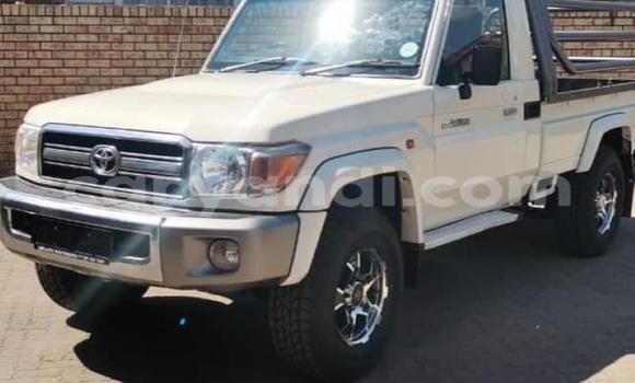 Buy Used Toyota Land Cruiser White Car in Lusaka in Zambia Buy Used Toyota Land Cruiser White Car in Lusaka in Zambia