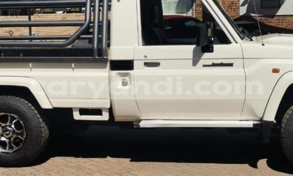 Buy Used Toyota Land Cruiser White Car in Lusaka in Zambia Buy Used Toyota Land Cruiser White Car in Lusaka in Zambia