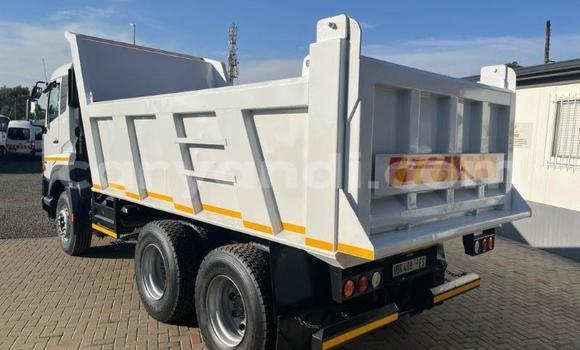 Buy Used Nissan UD White Truck in Serenje in Central Buy Used Nissan UD White Truck in Serenje in Central