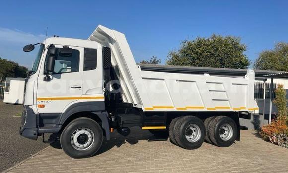 Buy Used Nissan UD White Truck in Serenje in Central Buy Used Nissan UD White Truck in Serenje in Central