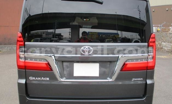 Tenga Imported Toyota Grand HiAce Zvimwe Mota in Zambezi in North-Western Tenga Imported Toyota Grand HiAce Zvimwe Mota in Zambezi in North-Western