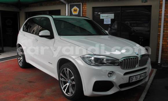 Acheter Occasion Voiture BMW X5 Blanc à Livingstone, Zambie