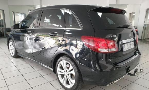 Buy Used Mercedes‒Benz C–Class Black Car in Livingstone in Zambia Buy Used Mercedes‒Benz C–Class Black Car in Livingstone in Zambia