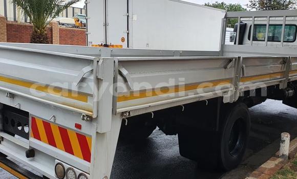 Acheter Occasion Utilitaire Nissan UD Blanc à Lusaka, Zambie Acheter Occasion Utilitaire Nissan UD Blanc à Lusaka, Zambie