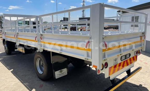Buy Used Hino 300 Series White Truck in Chingola in Zambia Buy Used Hino 300 Series White Truck in Chingola in Zambia