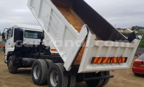 Acheter Occasion Utilitaire Nissan UD Blanc à Limulunga, Occidental Acheter Occasion Utilitaire Nissan UD Blanc à Limulunga, Occidental